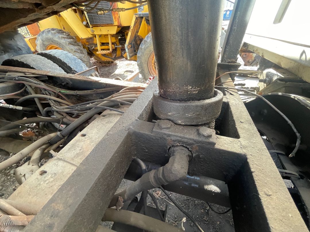 2000 STERLING L-Series Dump Truck - Image 7